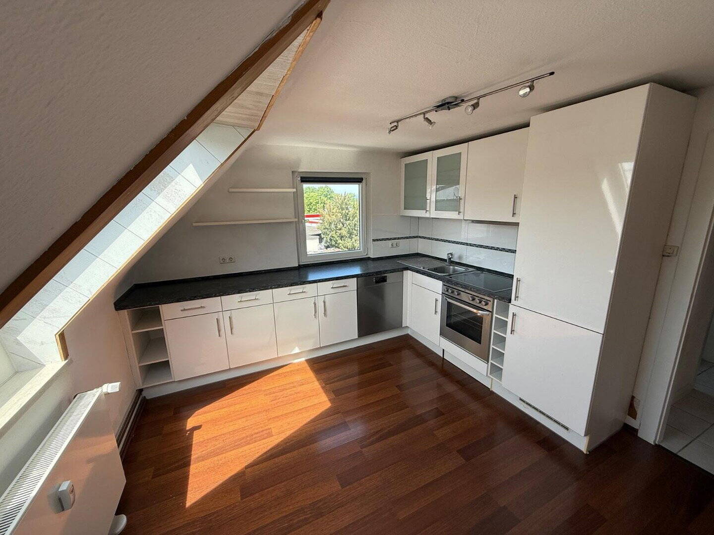 Thumbnail-Dachgeschosswohnung in super Lage mit kleiner Oase, Gemeinschaftsgarten