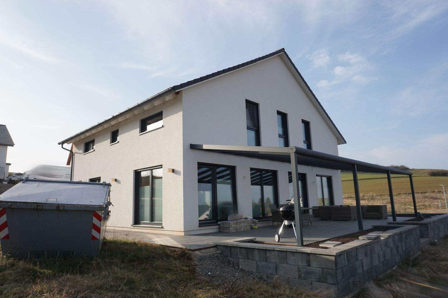 Thumbnail-***Traumhaftes, neuwertiges Einfamilienhaus mit Einliegerwohnung in Bad Arolsen zu verkaufen ***