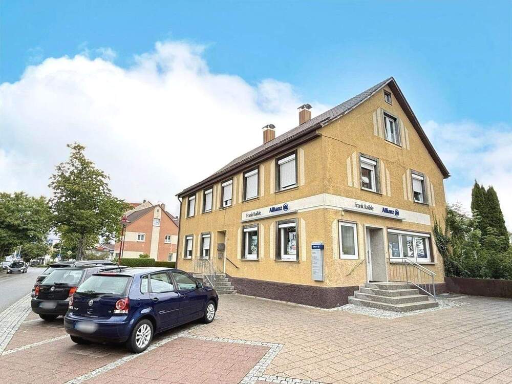 Thumbnail-Interessantes Zweifamilienhaus mit Büroräumen und 5 Stellplätzen im Herzen von Stetten