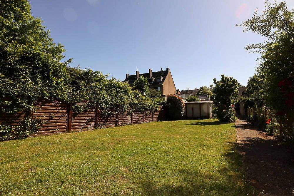 Thumbnail-Baugrundstück wartet auf kreativen Bauherrn