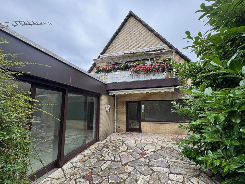 Thumbnail-Norderstedt - im Speckgürtel von Hamburg Top-Wohnlage EFH 6,5 Zi. inkl. Einliegerwhg., Vollkeller auf sonnigem Grdst.