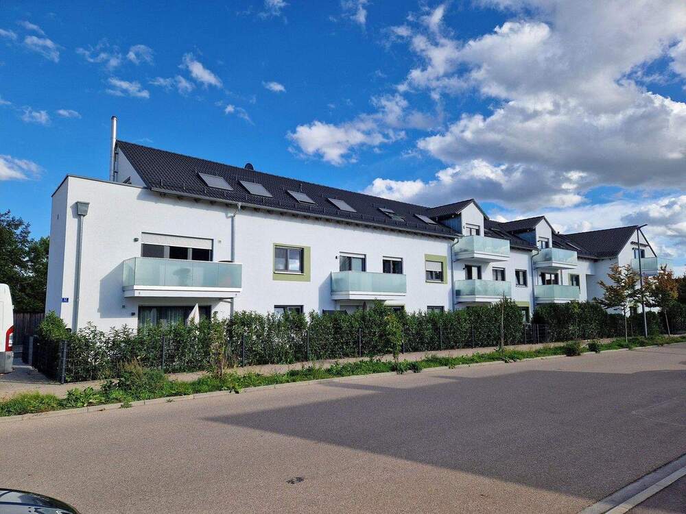 Thumbnail-Provisionsfrei: Helle, offen geschnittene 2-Zimmer-DG-Wohnung mit Balkon in Lenting