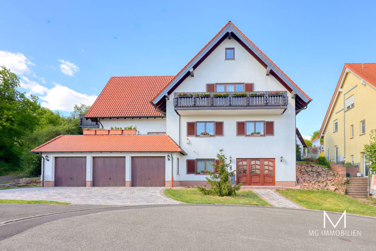 Thumbnail-MG - Herrschaftliches Anwesen mit 3 Garagen, Garten und Weitblick