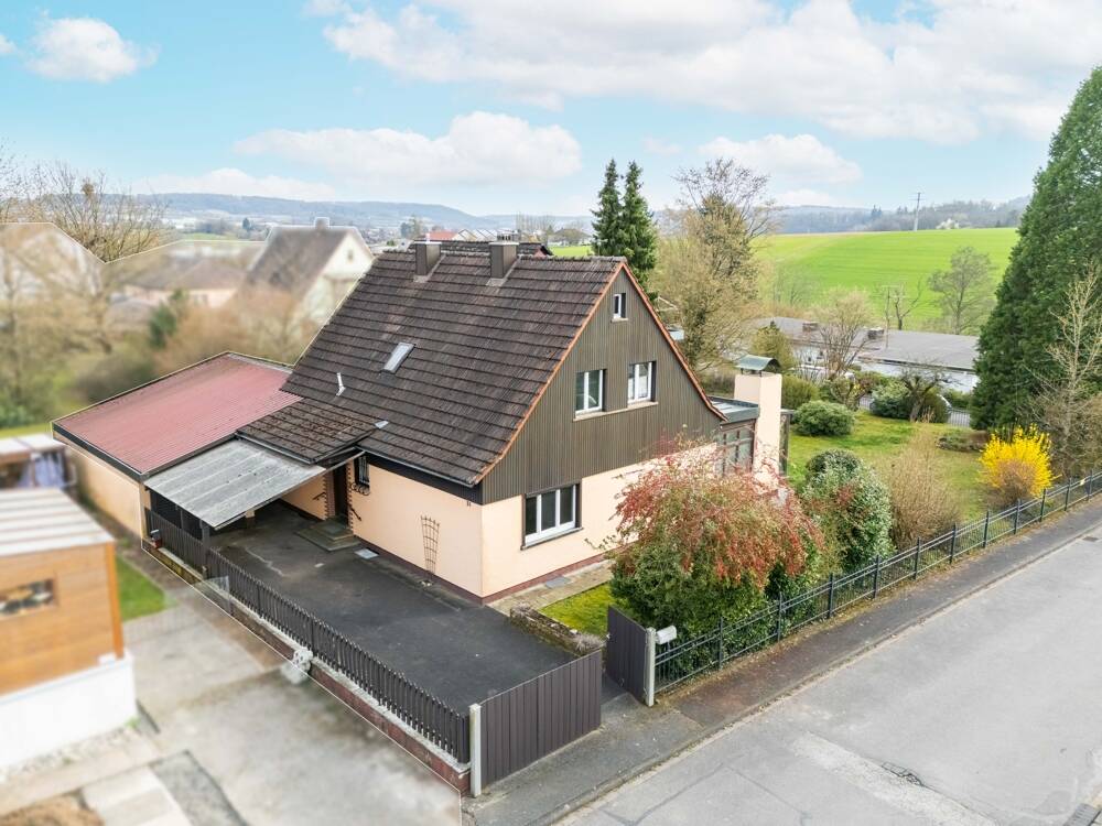 Thumbnail-Ihr neues Zuhause: Familienhaus mit großem Garten und Poolpotenzial