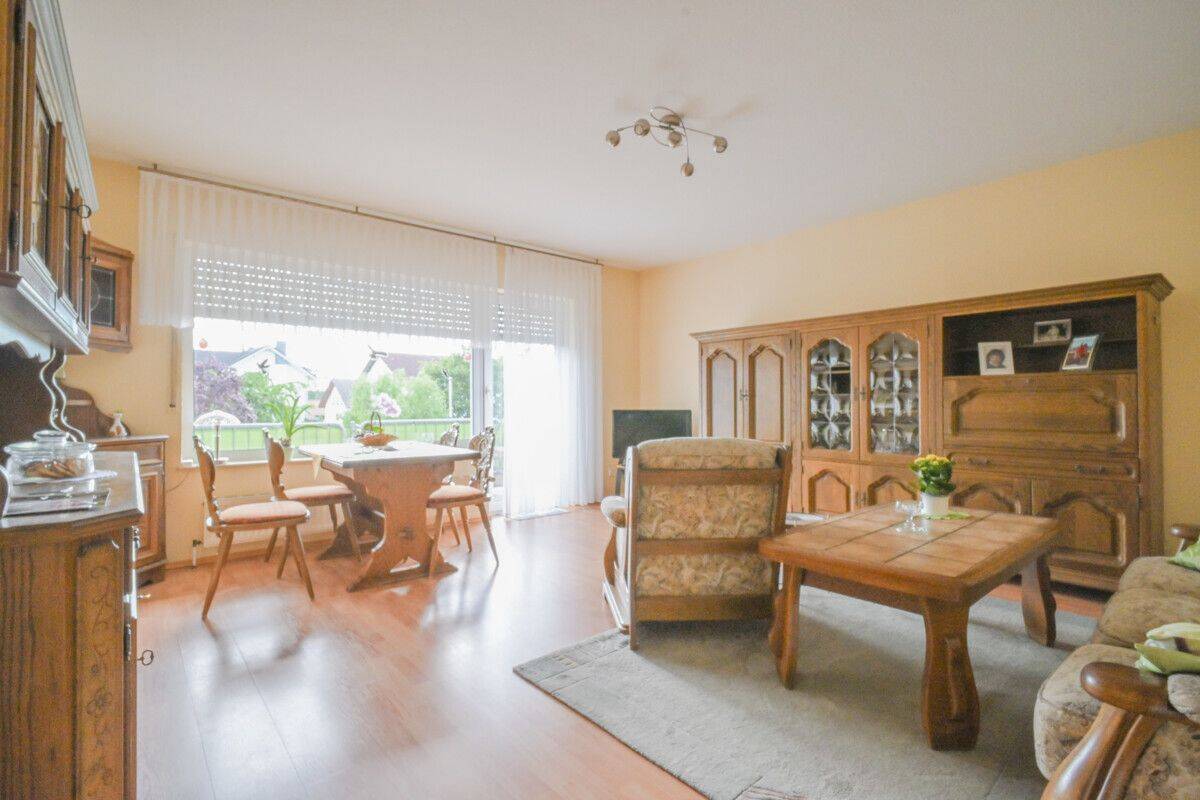 Thumbnail-DIETZ: Gepflegte Obergeschosswohnung mit Balkon und Stellplatz in Babenhausen - Hergershausen.