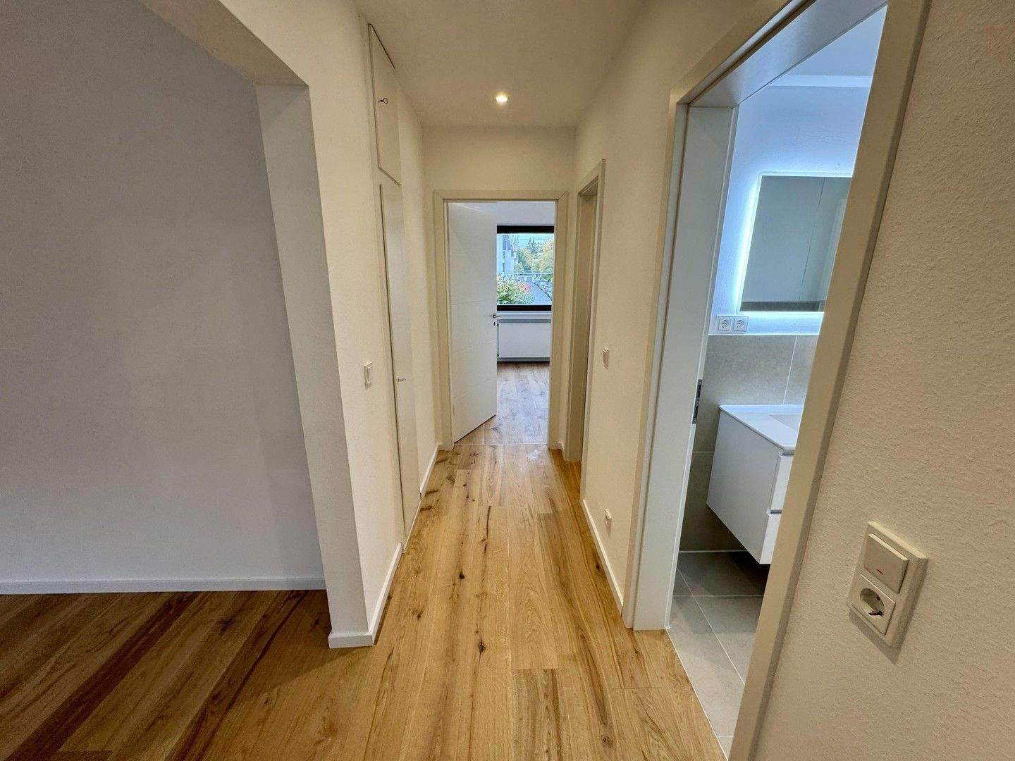 Thumbnail-Modernisiert auf Neubauniveau: hochwertige 3-Zimmer-Wohnung in Toplage von Zollstock