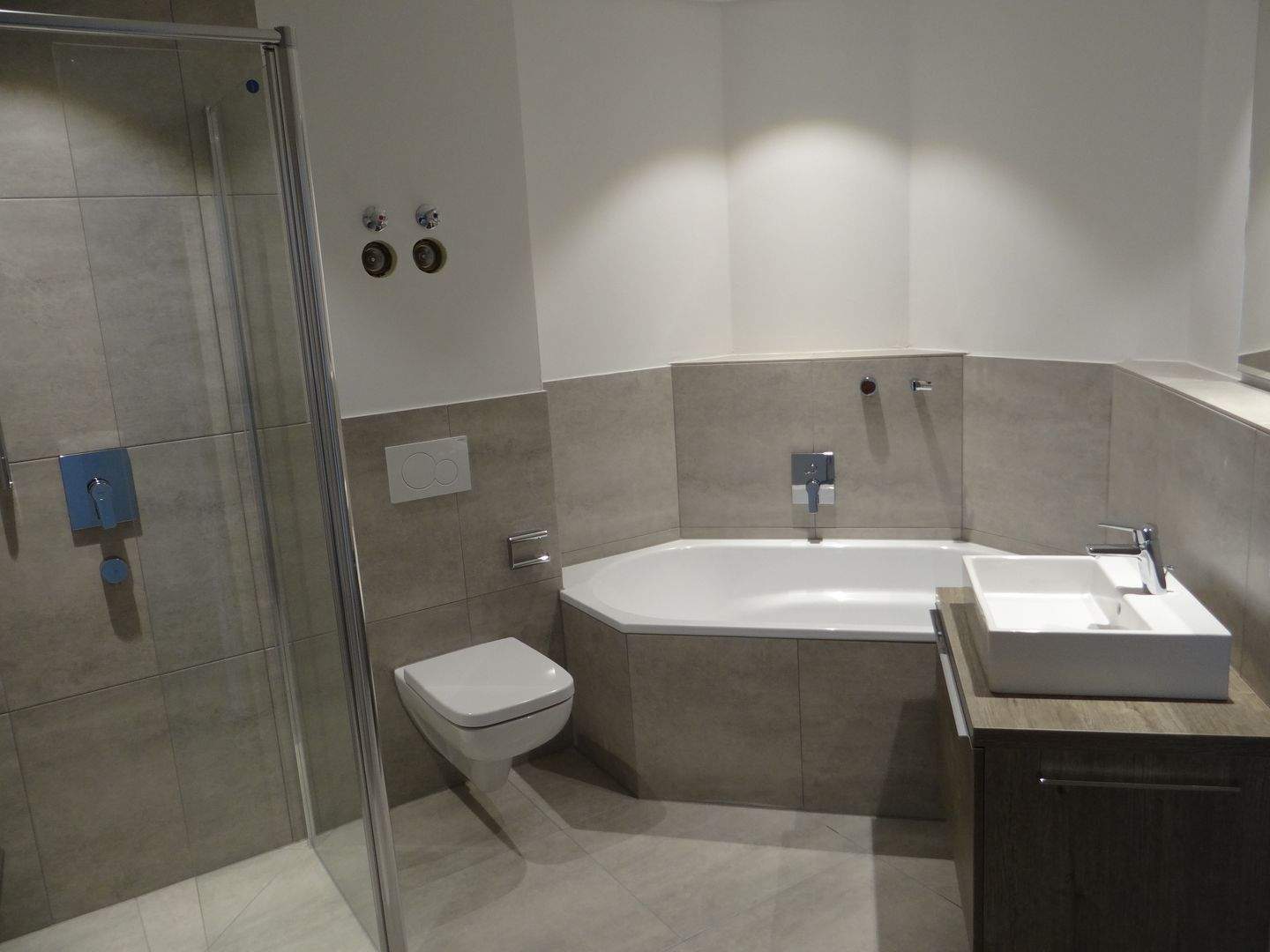 Thumbnail-Neuwertig mit Kühloption Eckterrasse in KfW 55 Effizienz