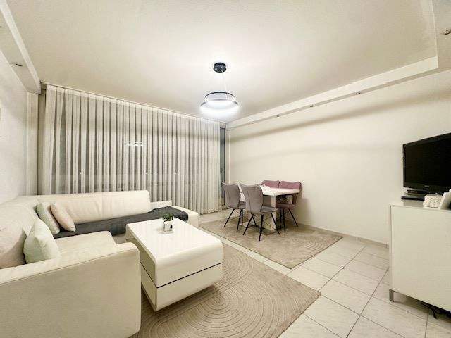 Thumbnail-Freiwerdend: Kernsanierte & voll-möblierte 3,5-Zimmer-Wohnung mit Stellplatz