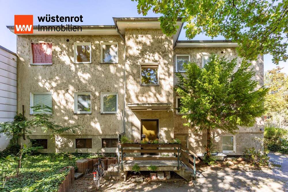 Thumbnail-EXKLUSIV! 5-Familienhaus in ruhiger und gesuchter Wohnlage von Lichterfelde zur Modernisierung