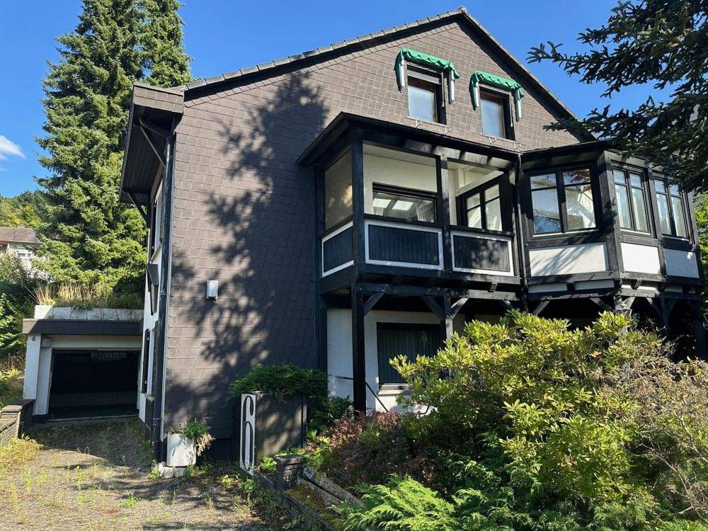 Thumbnail-Attraktives Einfamilienhaus mit Einliegerwohnung , Garage und Wintergarten in ruhiger Lage von Helsa