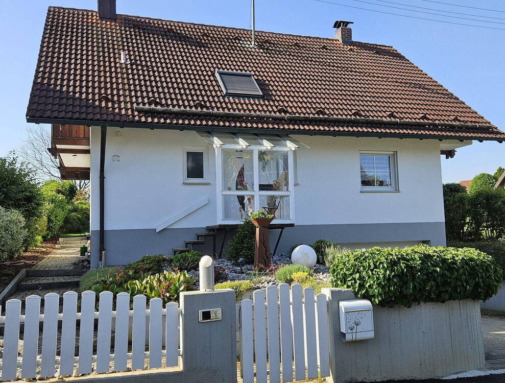 Thumbnail-Gepflegtes Einfamilienhaus mit großem Garten in unverbaubarer Südlage