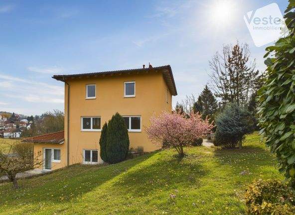 Thumbnail-Wohnhaus im Toskana-Stil mit ELW und Doppelgarage im Stadtbusbereich