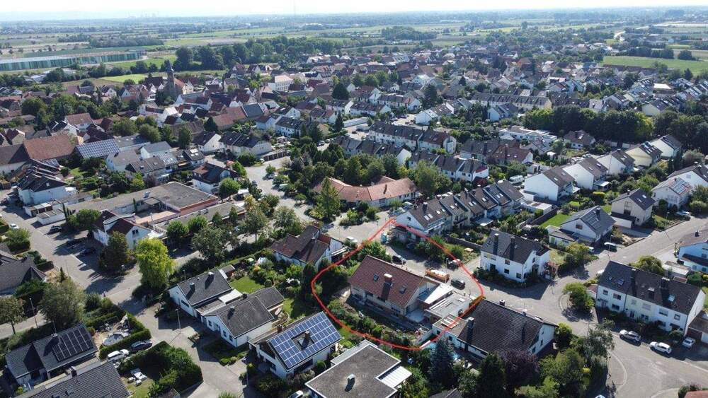 Thumbnail-Saniertes Anwesen für bis zu 5 Parteien