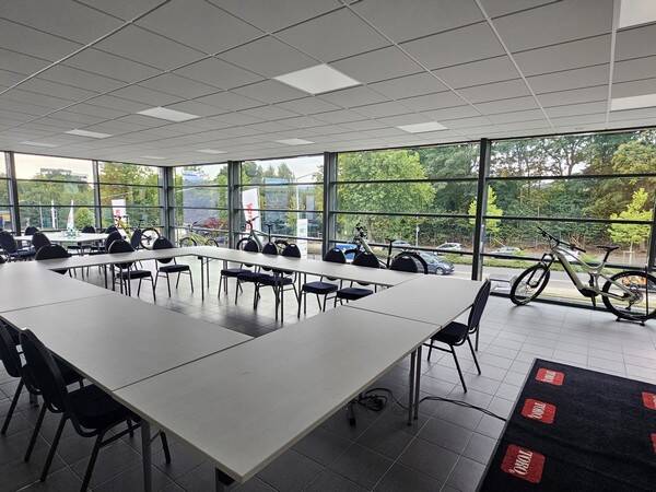 Thumbnail-Topgepflegte Büroflächen mit einem ca. 100 m² großen Office-Showroombereich