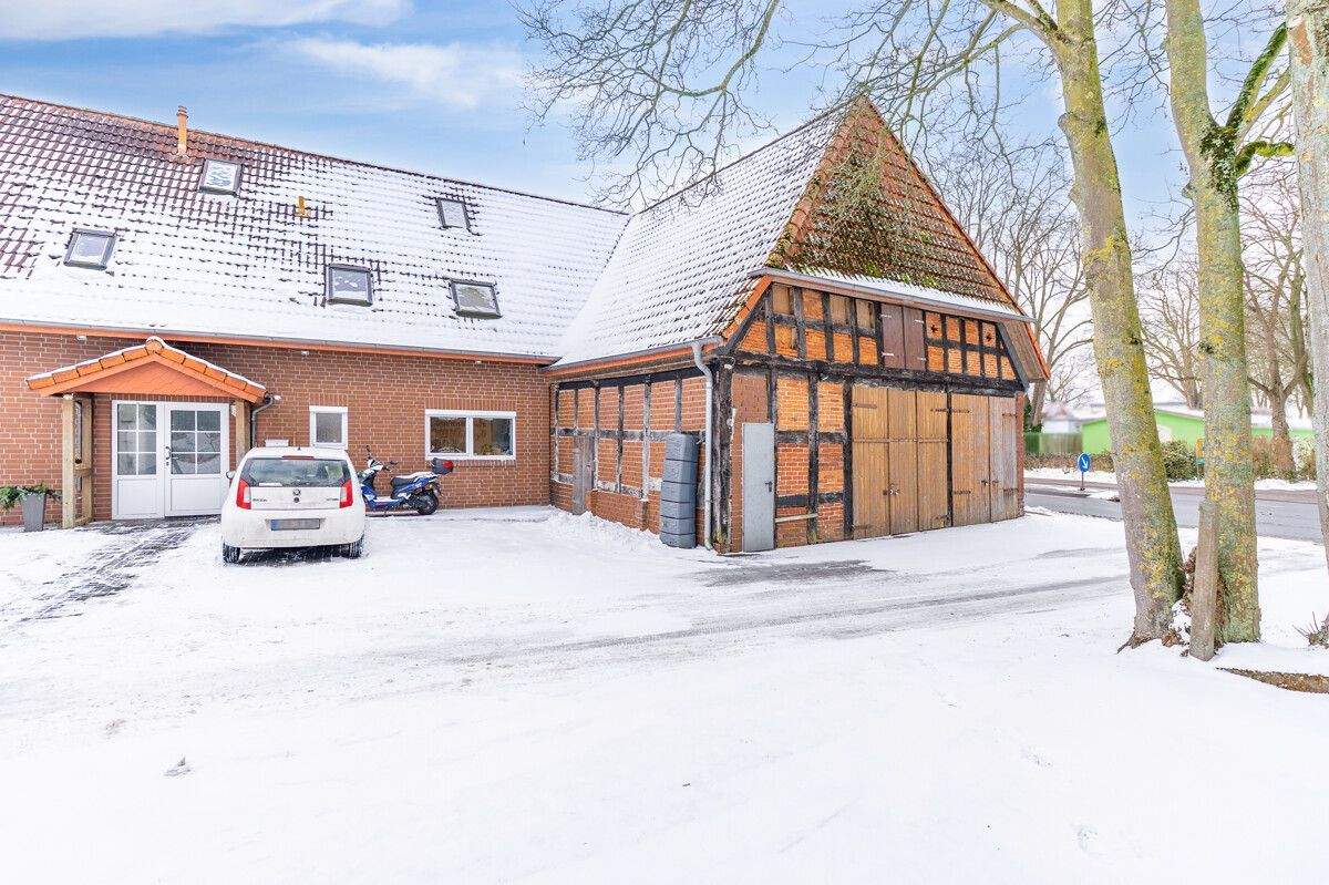 Thumbnail-Doppelhaushälfte mit sofortiger Zusatzeinnahme - Scheune für 440 € monatlich vermietet