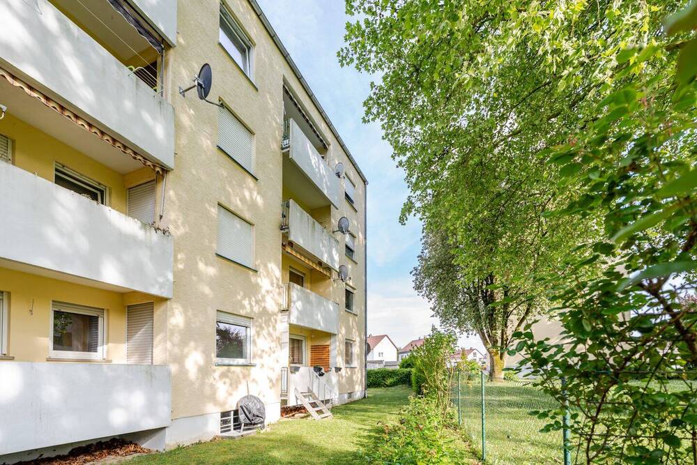 Thumbnail-- Schöne 4-Zimmer-Wohnung mit Balkon im Straubinger Süden -