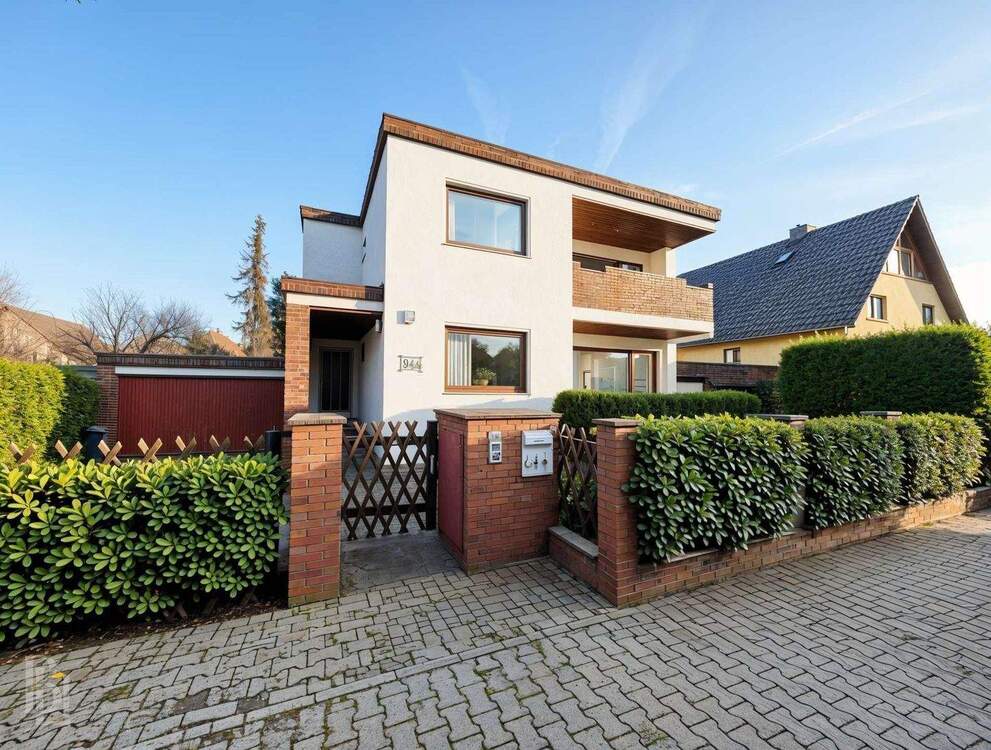 Thumbnail-Sehr großes Einfamilienhaus mit ca. 270 m² Wohn-Nutzfläche und 800 m² Garten in Tegel!