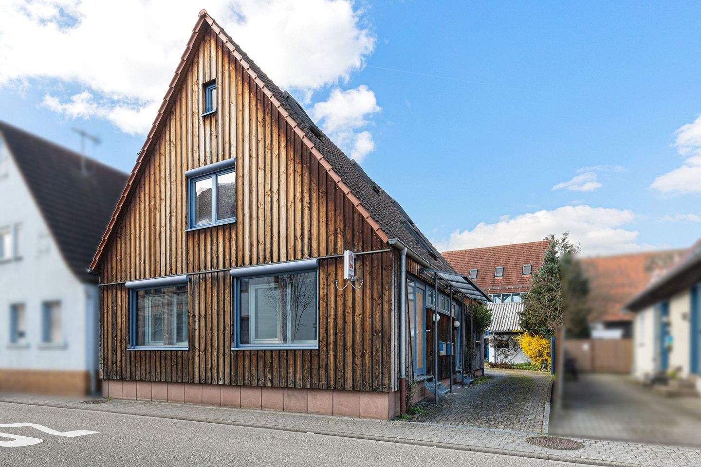 Thumbnail-Architektonisches Unikat mit Geschichte, Gartenidylle und Zukunftspotenzial - Wohnen und Gewerbe