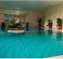 Thumbnail-Hotel auf großem Grundstück in ruhiger, grüner Umgebung mit Nebengebäuden