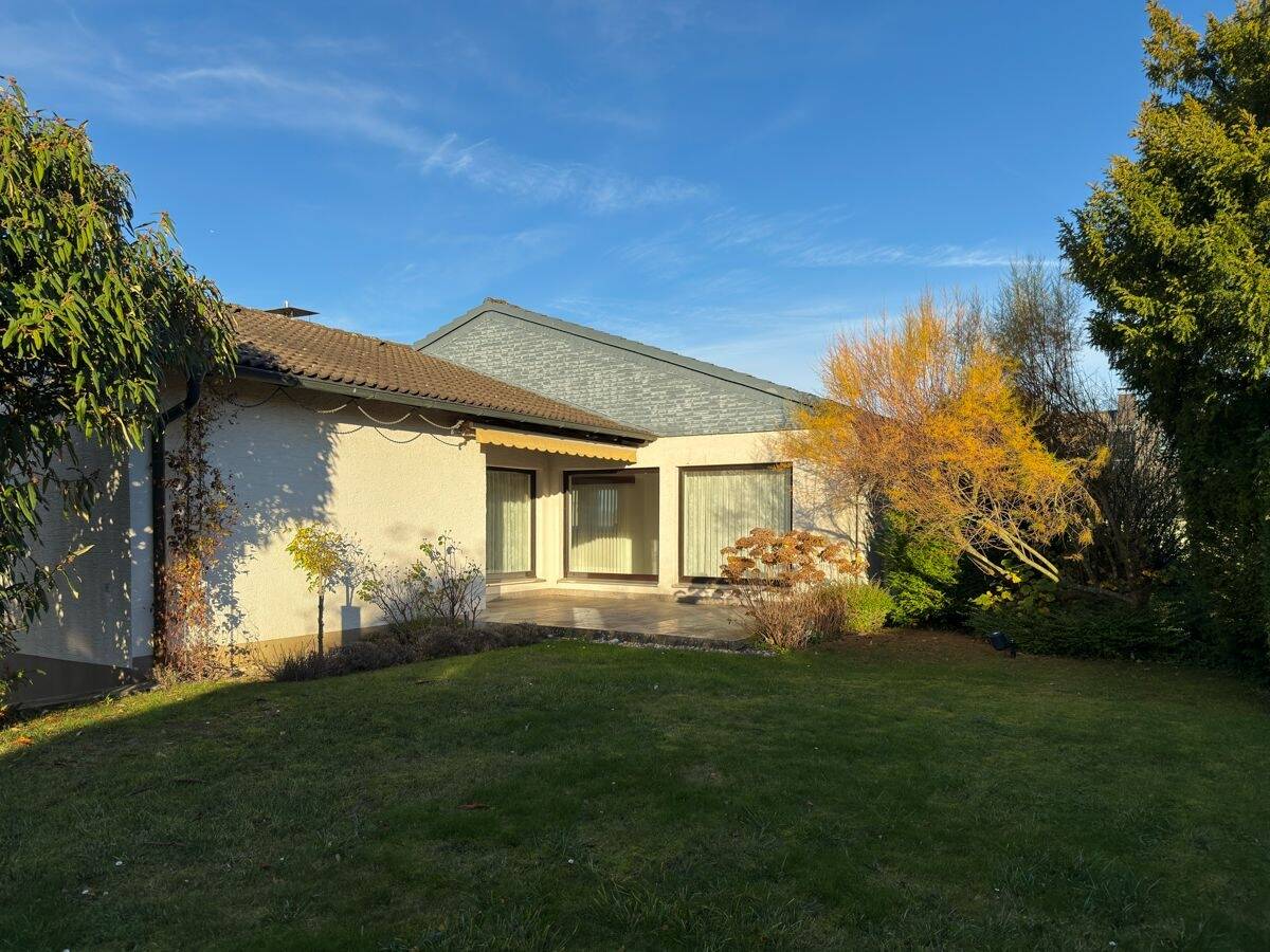 Thumbnail-Einfamilienhaus - großzügig, hell mit vielseitigen Nutzungsmöglichkeiten