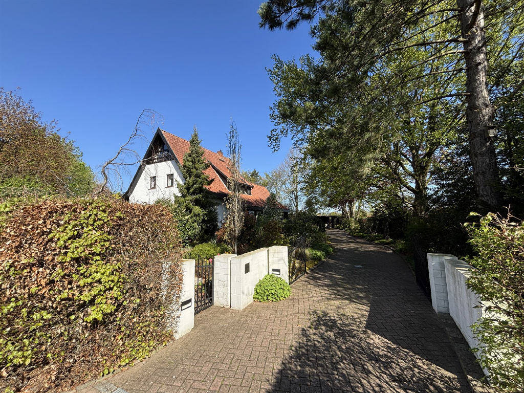 Thumbnail-Einfamilienhaus mit großem, gepflegtem Garten