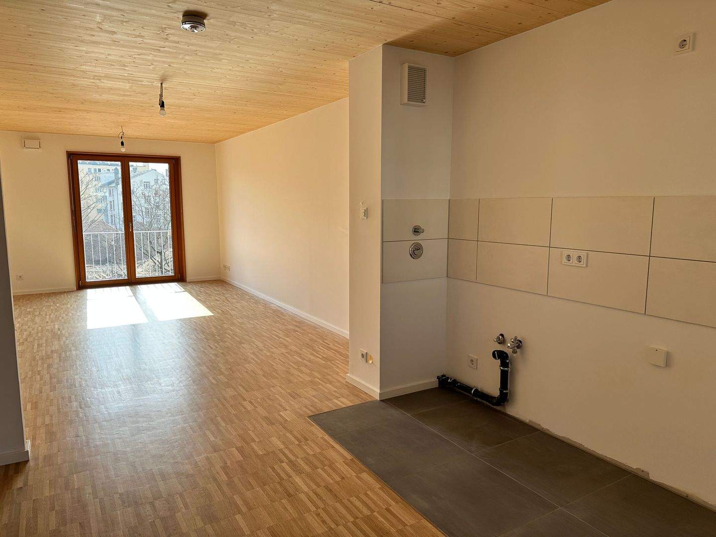 Thumbnail-*FRANKENALLEE*: Barrierefreie 2-Zimmerwohnung inkl. Einbauku¨che