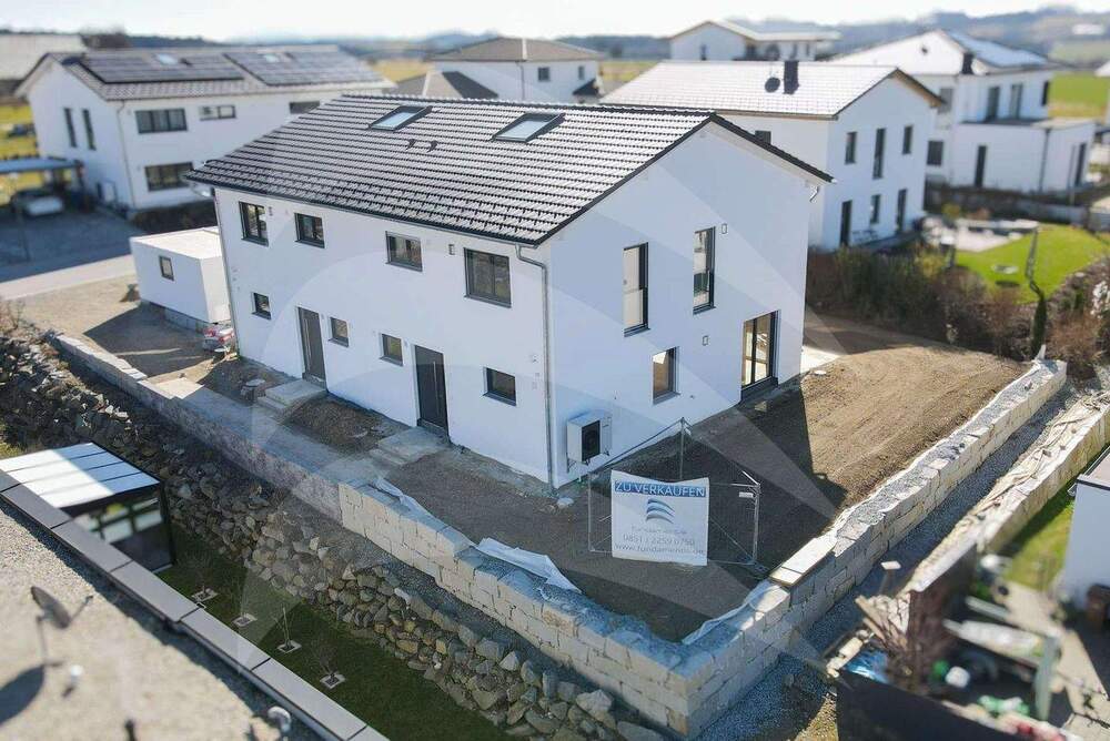 Thumbnail-KfW55: Lichtdurchflutete und moderne Doppelhaushälfte in Aicha vorm Wald