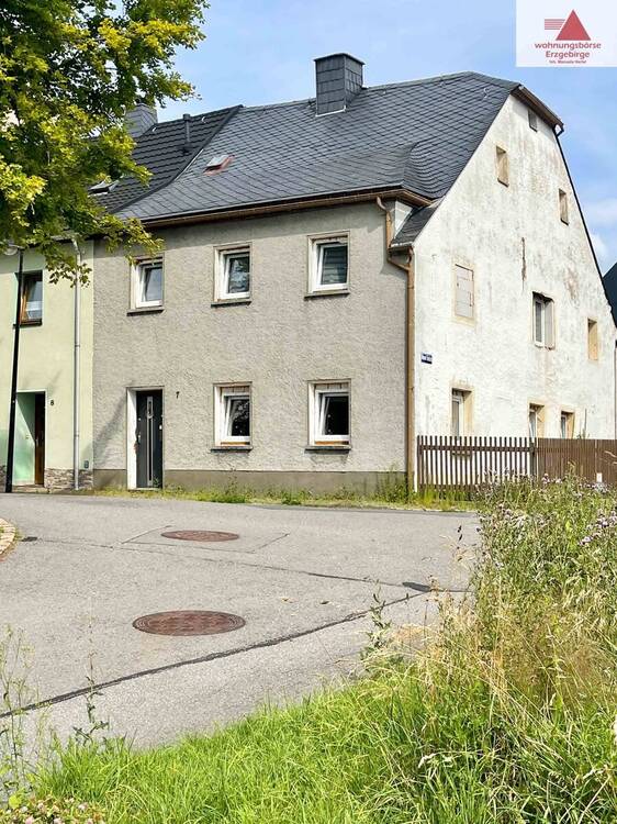 Thumbnail-Teilsaniertes Reihenendhaus mit Garage und extra Garten in Sayda