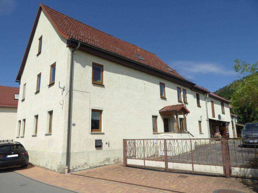 Vorder- und Seitenansicht