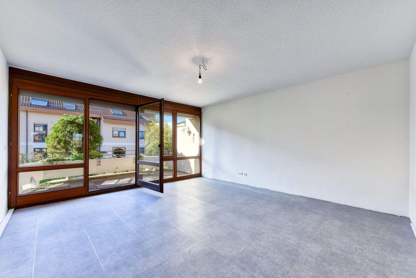 Thumbnail-+++ hell & sonnig - hochwertig modernisiert - grün & ruhig - SüdWest-Balkon - inklusive Einbauküche & TG-Stellplatz +++