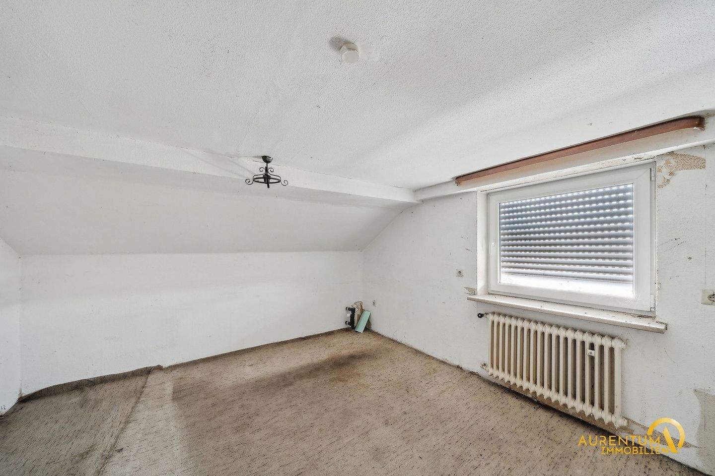 Thumbnail-2,5-Zimmer-Dachgeschosswohnung mit Potenzial - 47 m², sofort frei in Arnhofen, Landkreis Kelheim