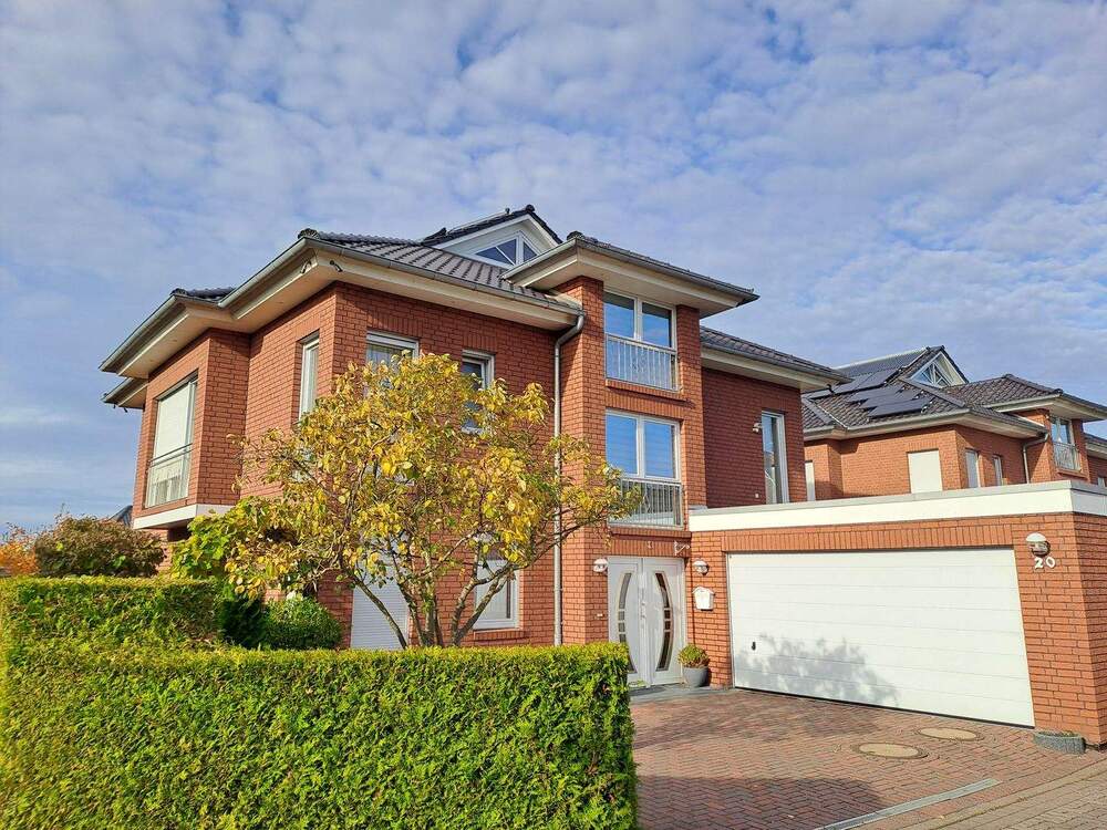 Thumbnail-gepflegtes 6-Zimmer-Einfamilienhaus von 2006 mit Doppelgarage