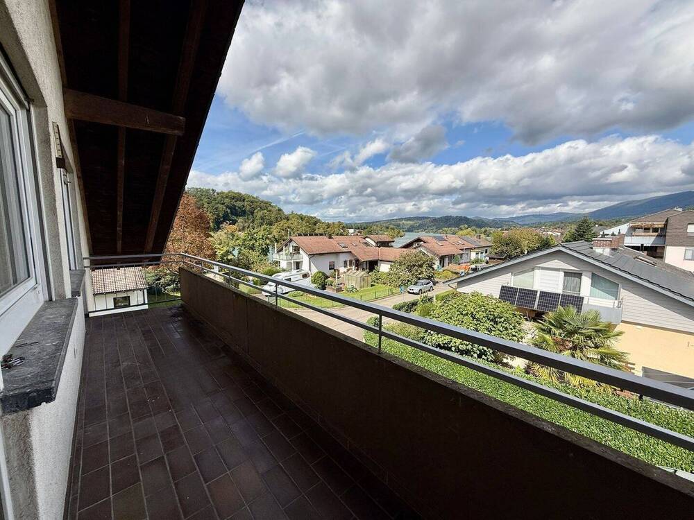 Thumbnail-Dachgeschosswohnung mit Rheinblick | Balkon, Keller und Garage