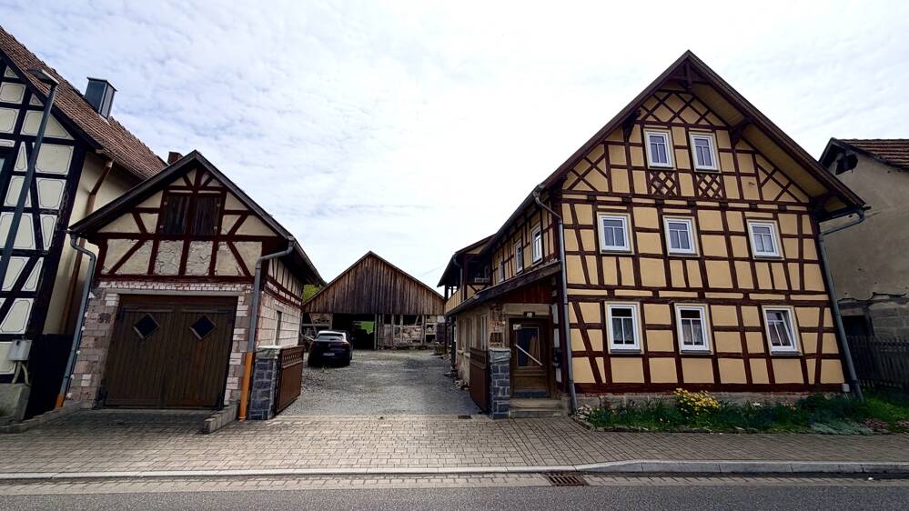 Thumbnail-Charmantes Wohnhaus mit Scheune und großem Garten