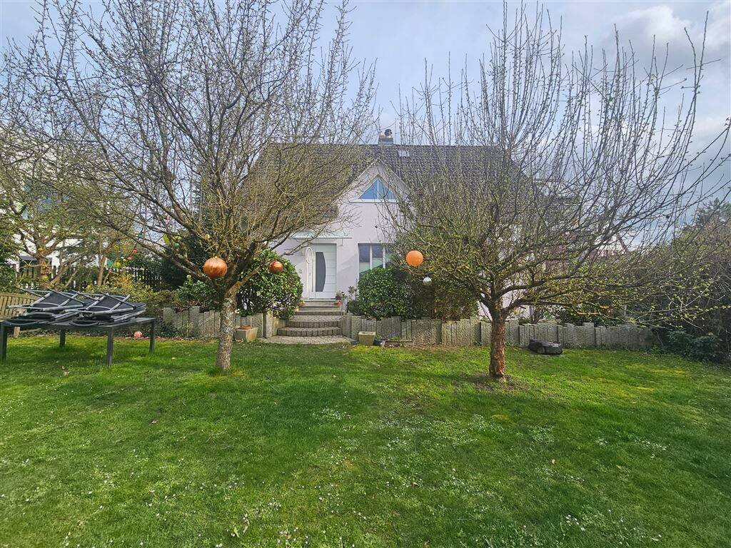 Thumbnail-Modernes Einfamilienhaus mit Wintergarten & nachhaltiger Solartechnik