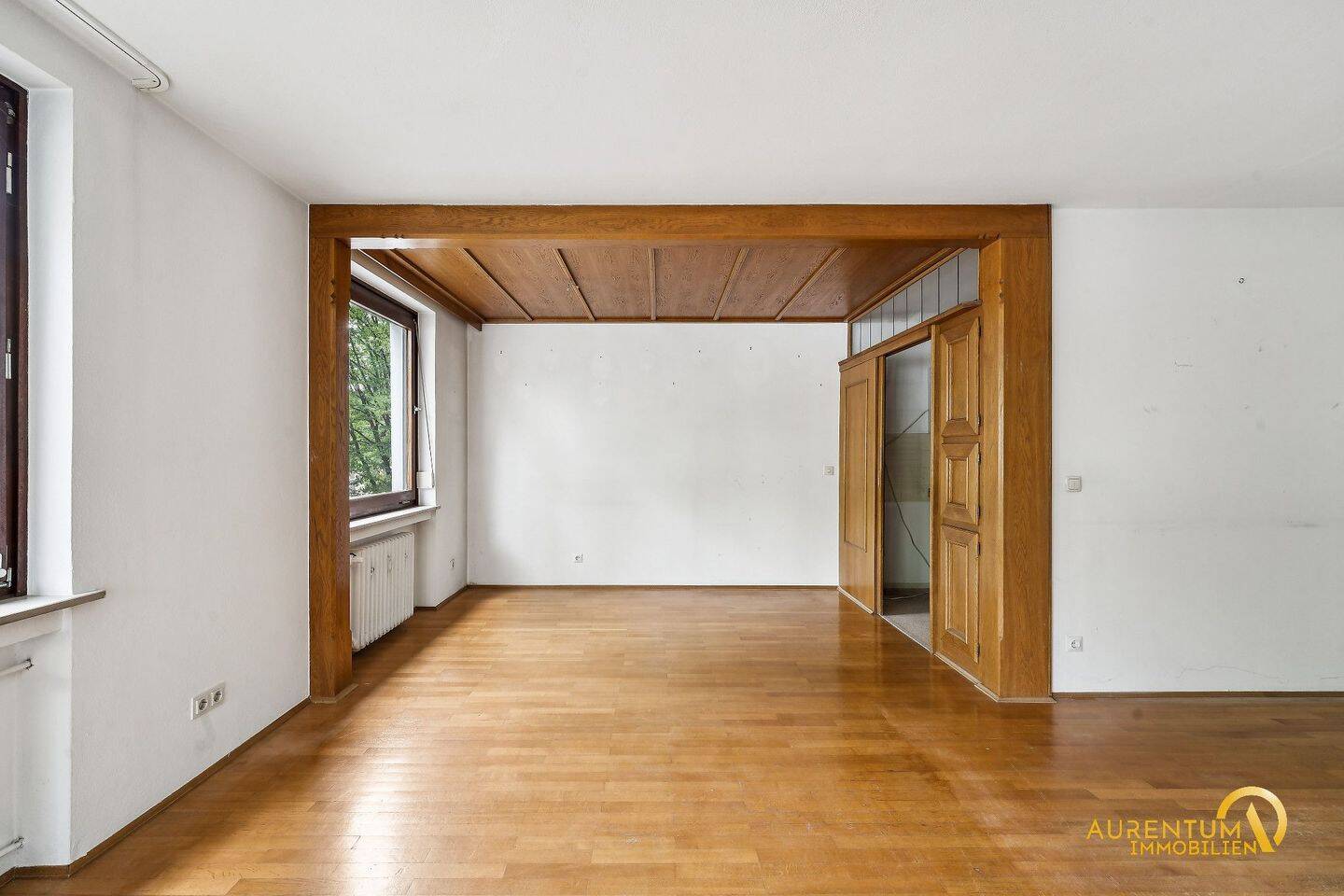 Thumbnail-Großzügige Wohnung, mit Balkon und Tiefgaragenstellplatz, in guter Lage - zu verkaufen