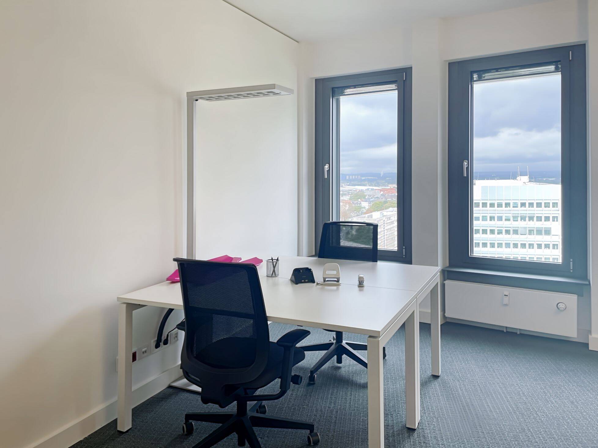 Thumbnail-Privater Büroraum für 2 Personen 10 sqm in Regus Ellipson