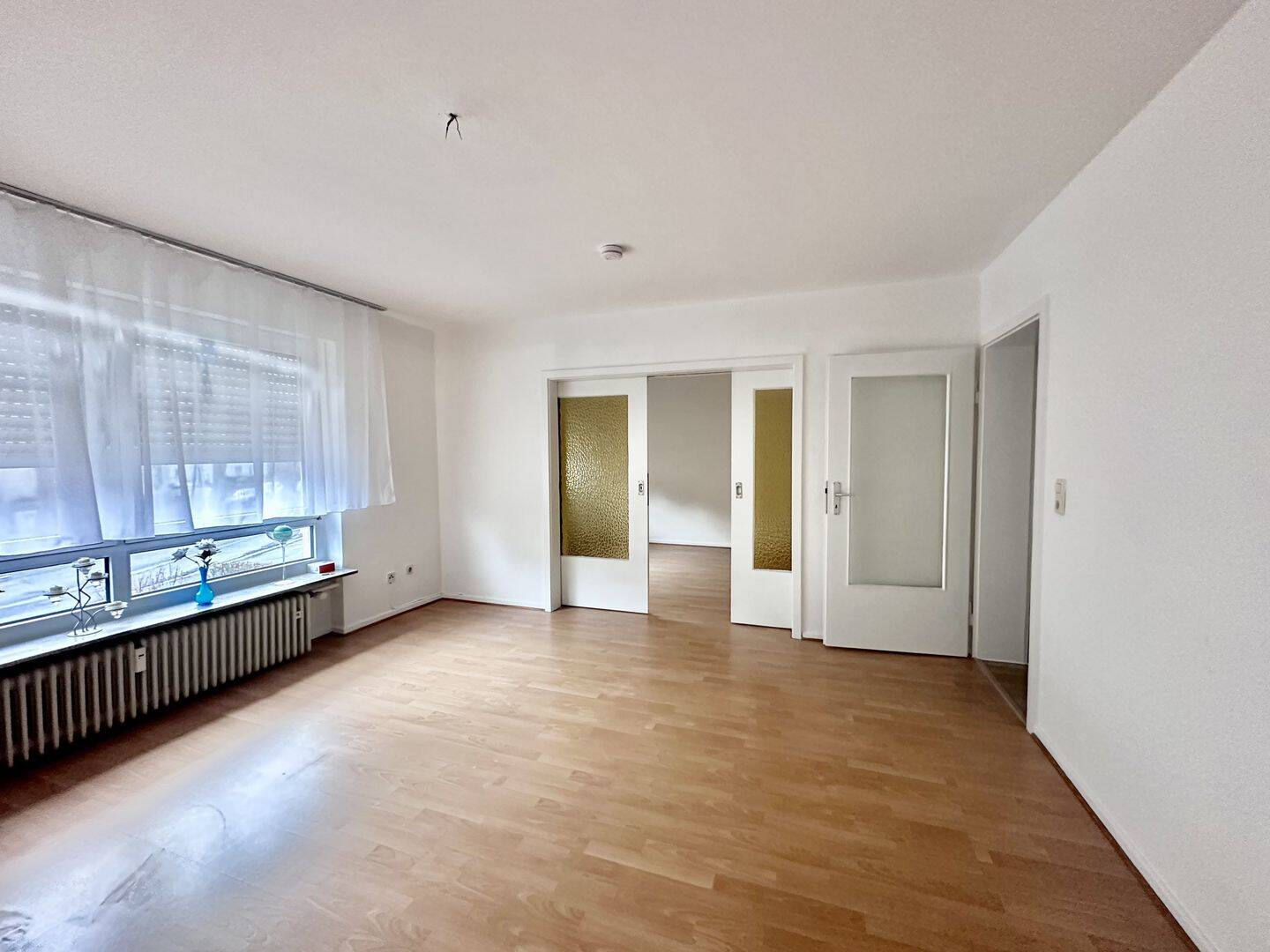 Thumbnail-KL-Am Waldschlößchen-3 Zimmer, Küche, Bad, Terrasse - Einzelperson oder an ein Pärchen zu vermieten