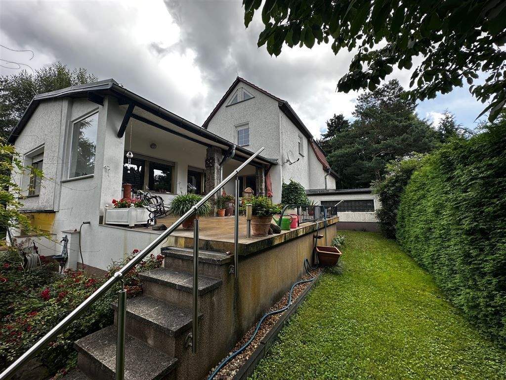 Thumbnail-Solides Einfamilienhaus in Biesdorf zu Verkaufen.