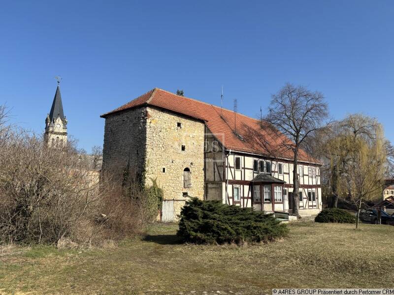 Thumbnail-Mehrfamilienhaus mit großem Grundstück für 153 EURm²