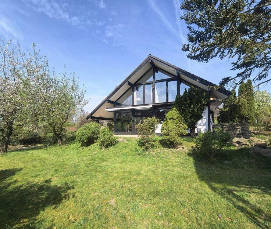 Thumbnail-20 Min Hennef - Holz und Glas - Außergewohnliches helles Wohnhaus mit Doppelgarage im Ww