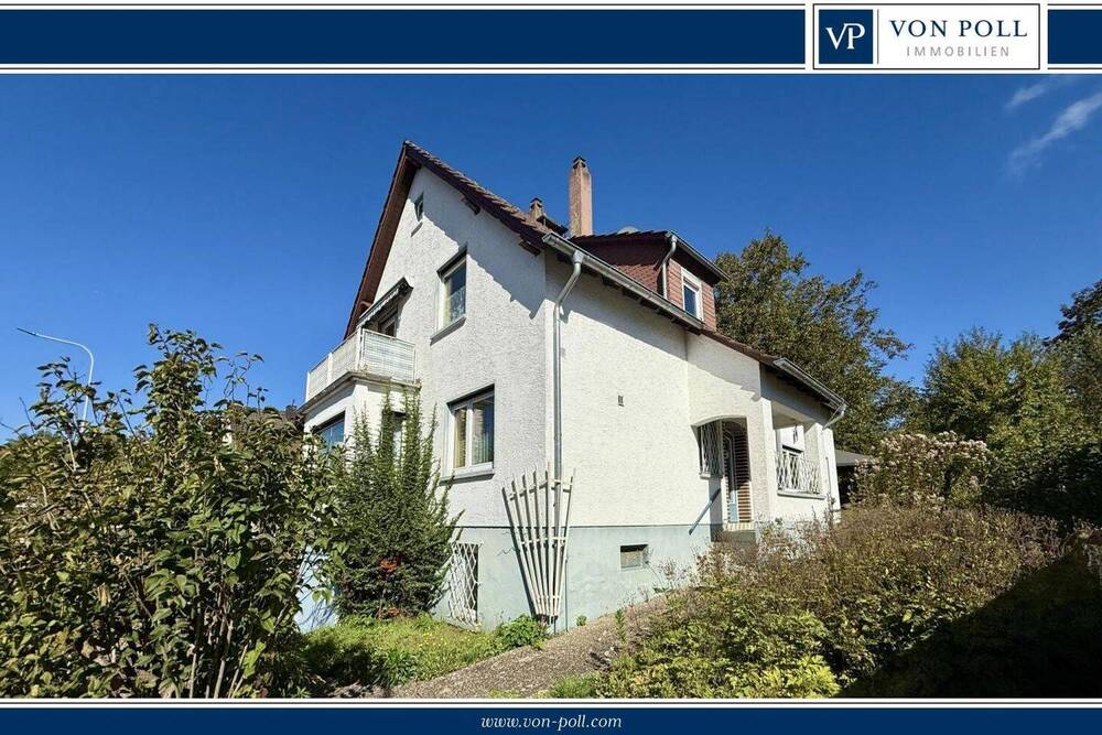 Charmantes Zweifamilienhaus in zentraler Lage mit zusätzlichem Pachtland
