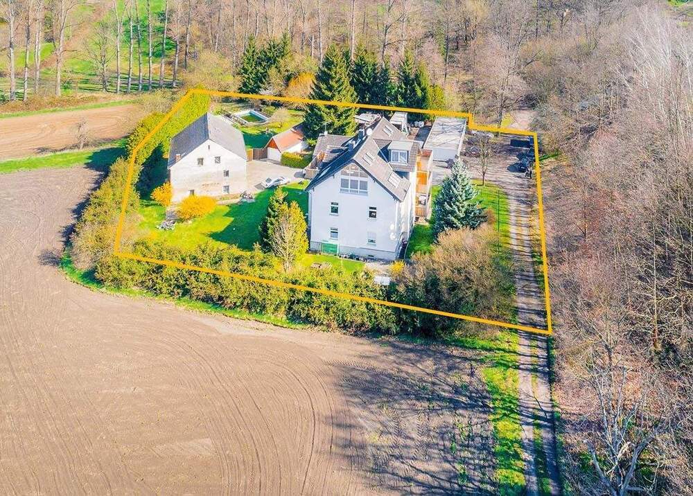 Thumbnail-vollvermietetes Mehrfamilienhaus mit Ferienhaus, Garagen, Werkstatt und Pool