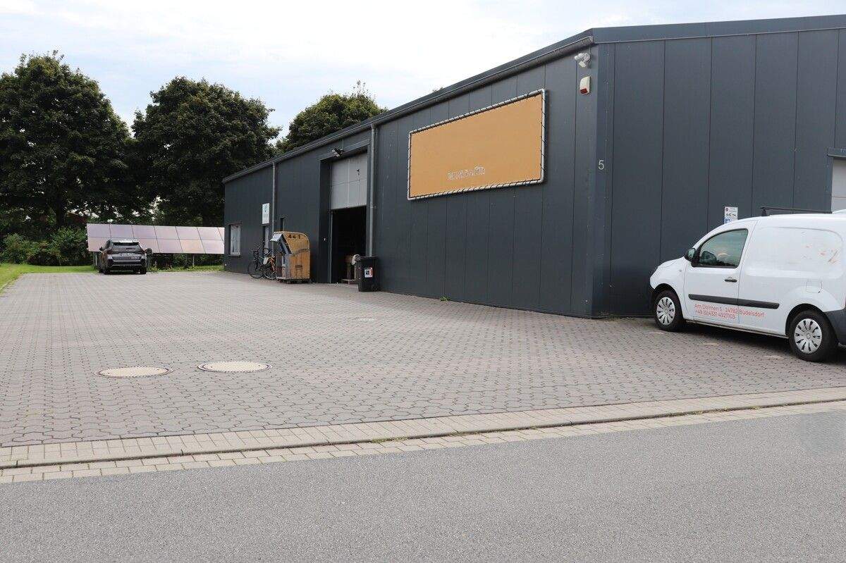 Thumbnail-Moderne Gewerbehalle in Büdelsdorf bei Rendsburg zu vermieten! OTTO STÖBEN!