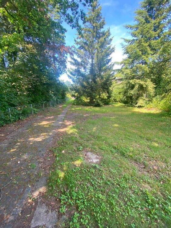 Thumbnail-Schönes Baugrundstück in 21509 Glinde in zweiter Reihe mit Altbestand