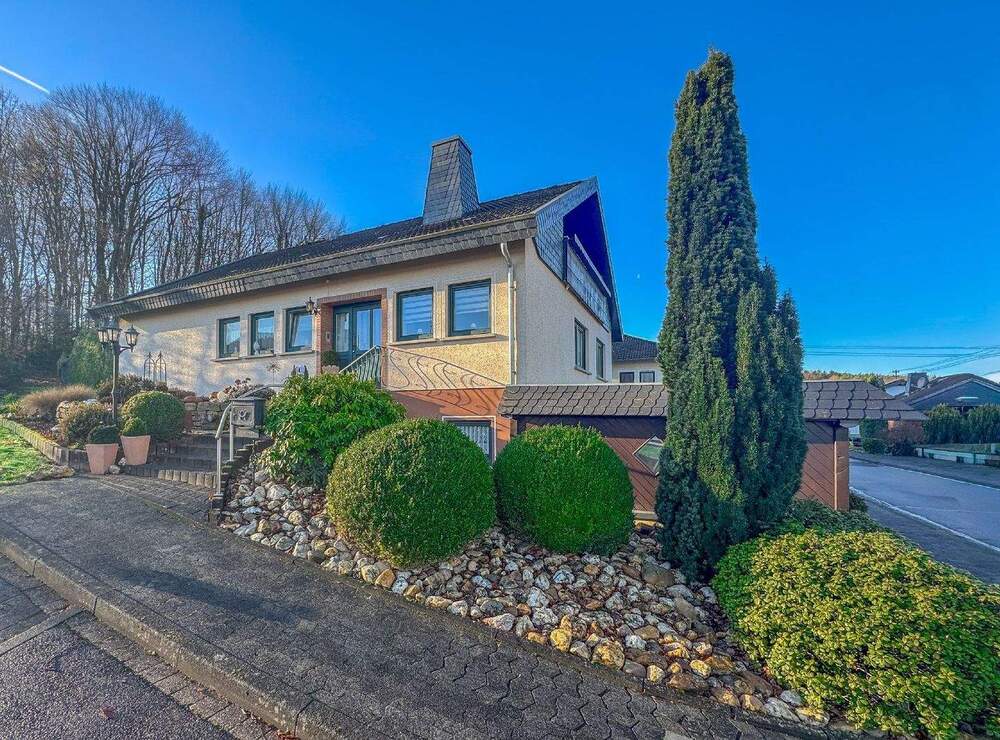 Thumbnail-Familienfreundliches EFH auf tollem Grundstück komfortables Wohnen in einem Nebenort von Horhausen!