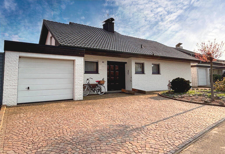 Thumbnail-Einfamilienhaus im Bungalowstil mit Charme & Potenzial ***4283 G in Herzebrock