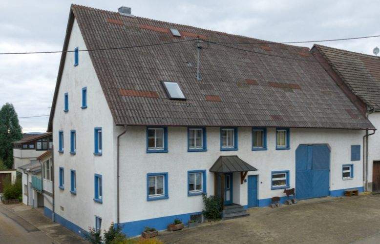 Thumbnail-Handwerker & Schrauber Paradies - Bauernhaus im Dorfkern mit großem Ökonomieteil und Garagen