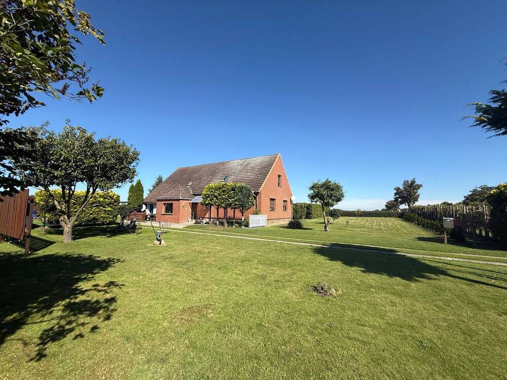 Thumbnail-Geräumiges Einfamilienhaus mit zwei weiteren Einliegerwohnungen und vielseitigem Nebengelass auf großem Grundstück bei Demmin