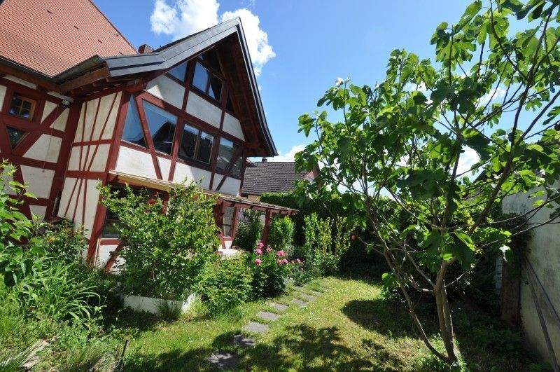 Thumbnail-Denkmalobjekt mit 8 WE in bester Lage von Konstanz-Königsbau - ca. 200 m² weitere Wfl. möglich